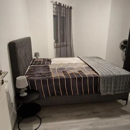 Madonna 2 Apartment