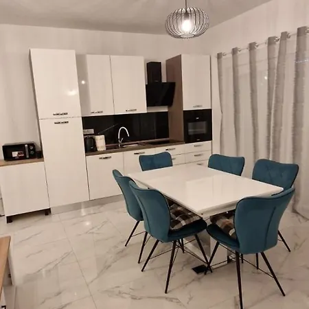 Apartment Madonna 2