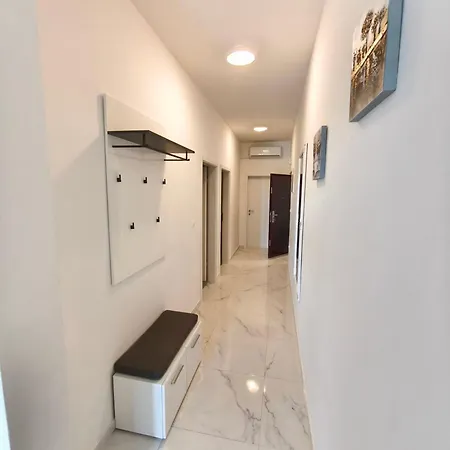 Apartamento Madonna 2 *